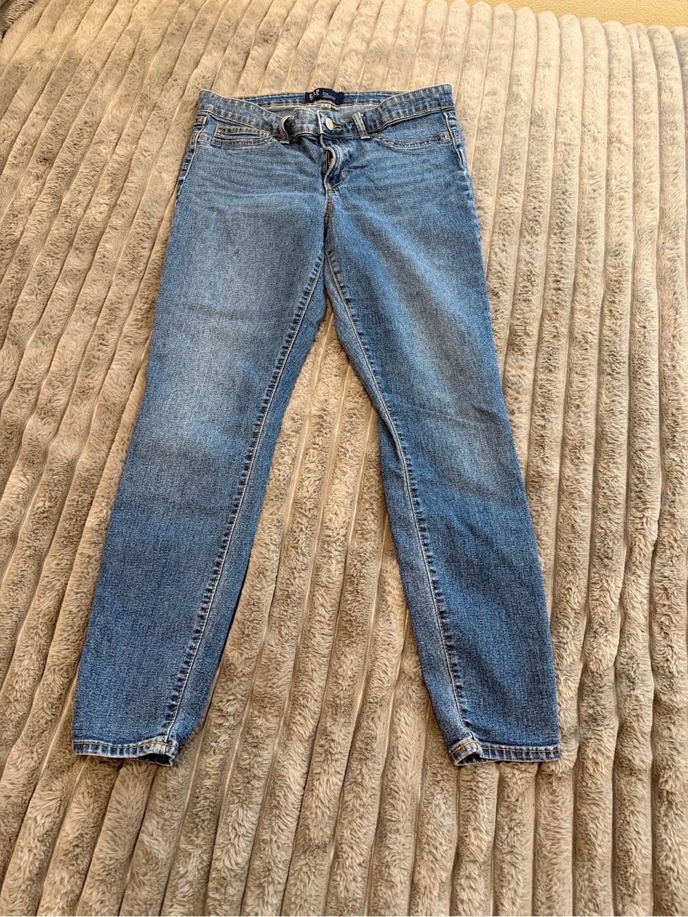 GAP Women's Skinny Jeans in Medium Blue Denim